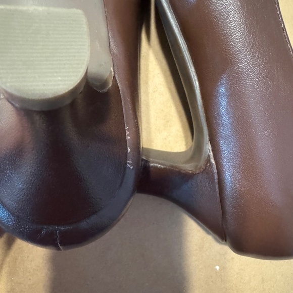 ARRAY LOW HEEL LEATHER PUMPS - Picture 7 of 10